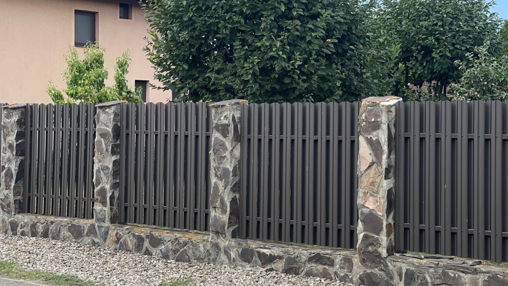 Sipca de gard Berna 8019 mat